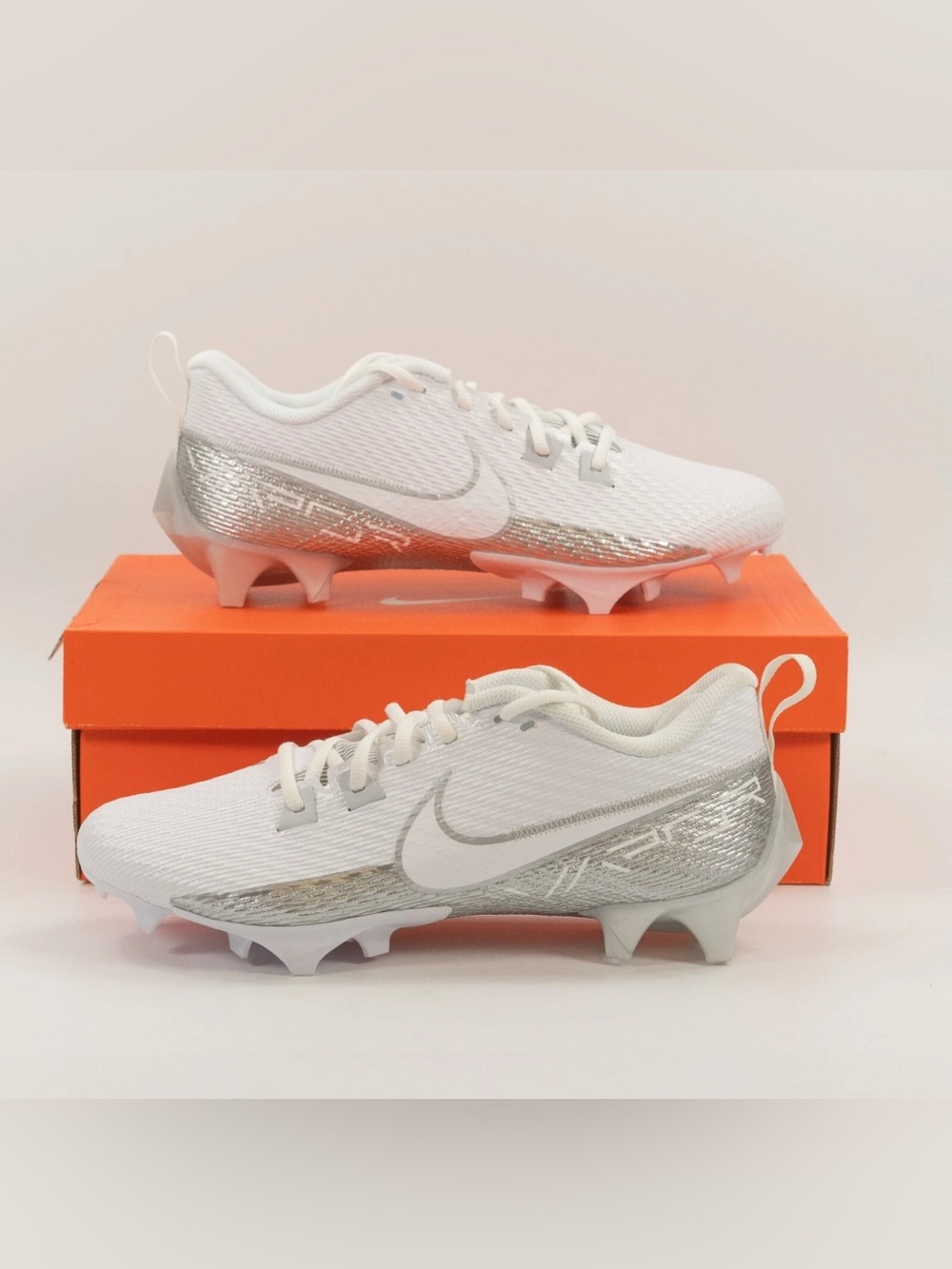 Size 9 Nike Vapor Edge Speed 360 2 Men’s Football Cleats DA5455-102 NEW
